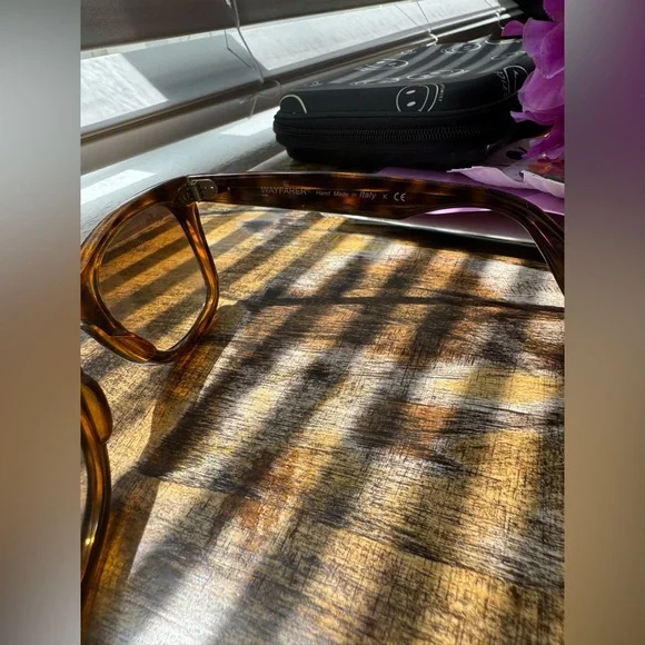 •Ray Ban Sunglasses•